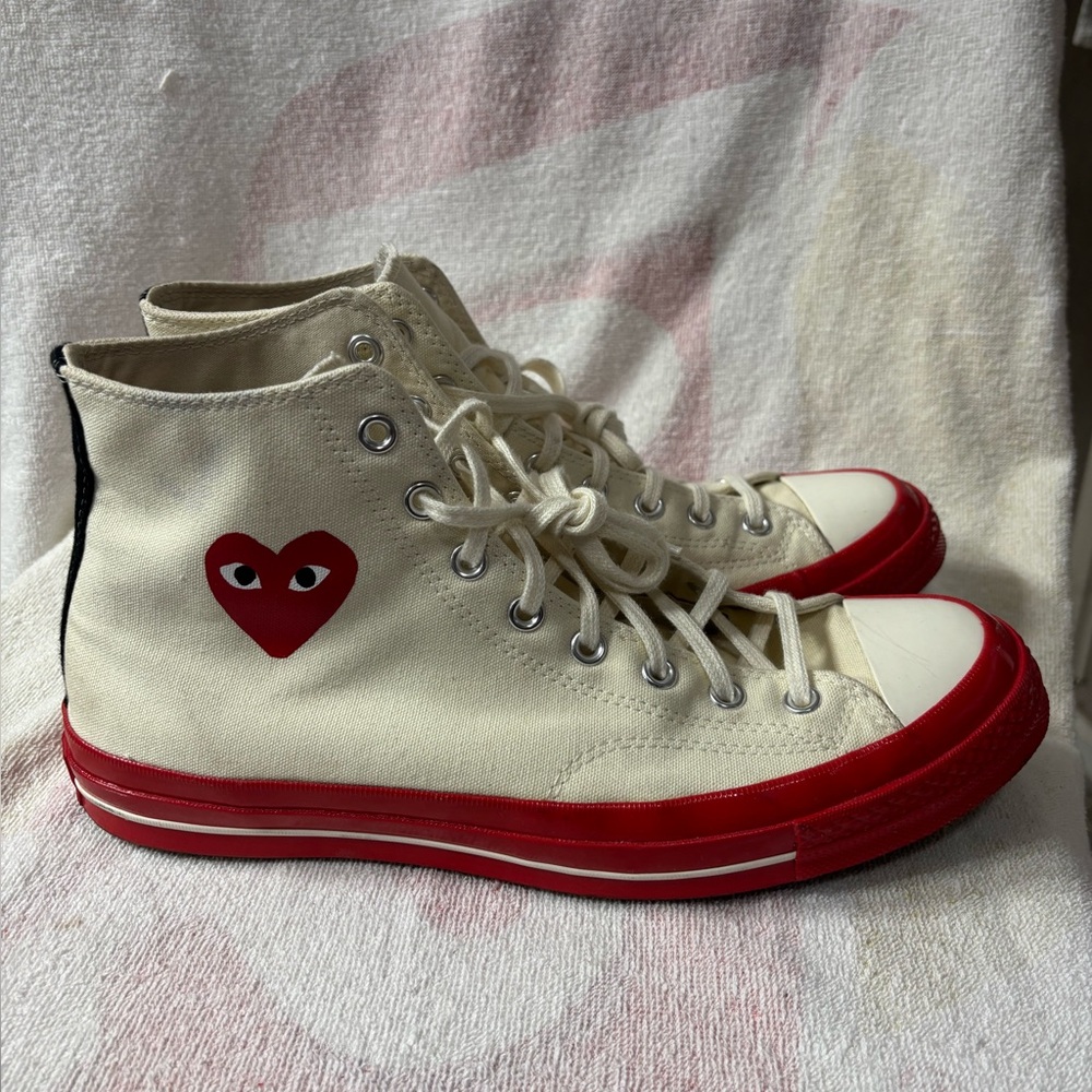 Converse Chuck Taylor All Star 70 Hi
Comme des Garcons PLAY Egret Red Men Sz 12